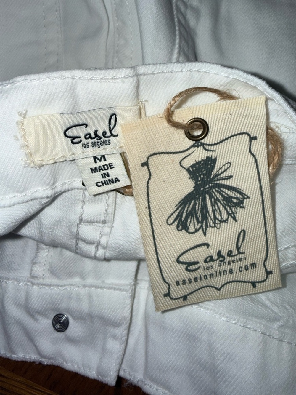 Easel White Cotton 5-Pocket Tie-Dyed Bermuda Shorts, M - Picture 9 of 9